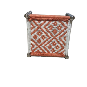 Strong steel frame ke saath handwoven rope mini pida.